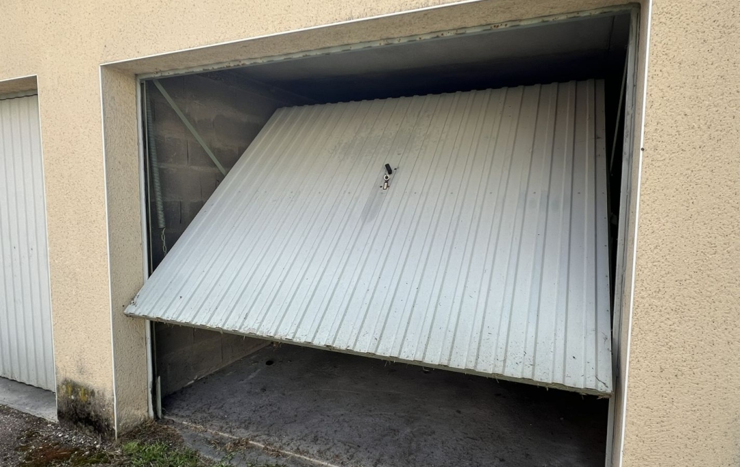 Annonces AMNEVILLE : Parking | METZ (57000) | 15 m2 | 21 000 &euro; 
